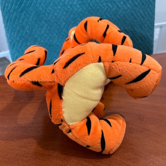 Vintage Tigger plush from Winnie the Pooh - Picture 6 of 7